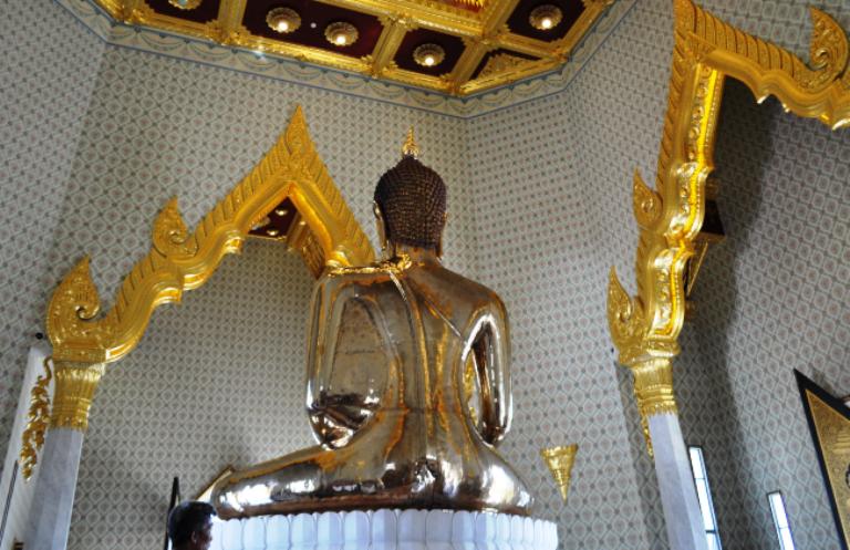 Chiêm bái tượng Phật vàng lớn nhất thế giới
