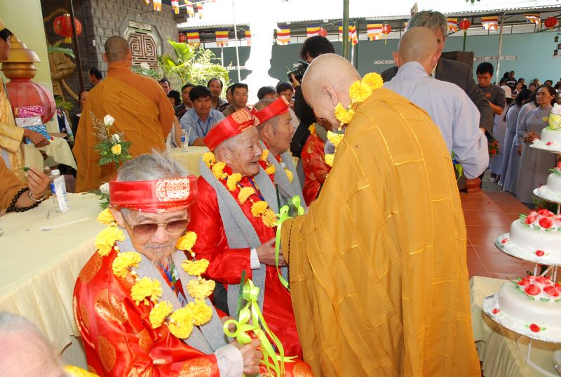 Lâm Đồng: Chùa Giác Hải tổ chức đại lễ Vu Lan Báo Hiếu và chúc thọ gần 1000 cụ