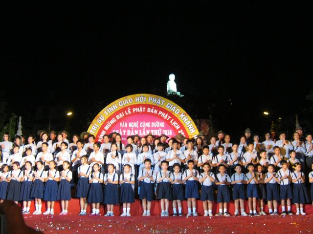 Khánh Hòa: Đêm Văn nghệ hát mừng Đại lễ Phật đản PL.2556