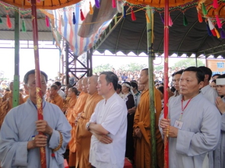 Phật Giáo Đak Lak Làm Lễ Khai Kinh Triệu Hồn Tại Cầu Sêrrepok