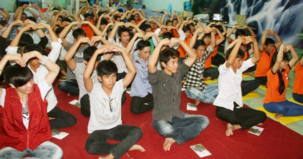 CLB Nhân Sinh tổ chức Thiền tập – Pháp thoại cho Thí sinh