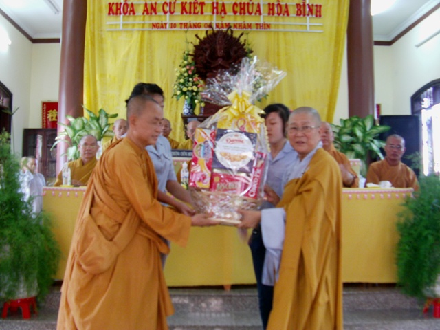 Khai Giảng Khóa An Cư Kiết Hạ Tại Chùa Hòa Bình Năm 2012
