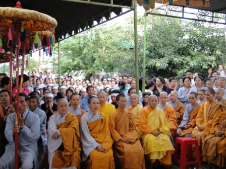 Phật Giáo Đak Lak Làm Lễ Khai Kinh Triệu Hồn Tại Cầu Sêrrepok