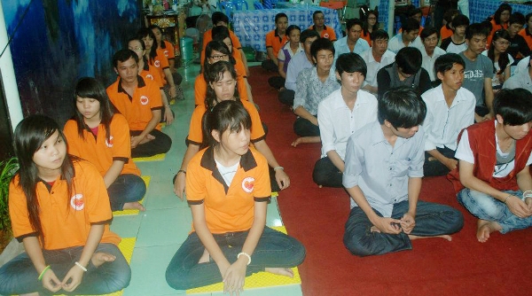 CLB Nhân Sinh tổ chức Thiền tập – Pháp thoại cho Thí sinh
