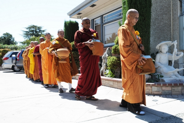 Đại lễ Vu Lan tạ trung tâm văn hóa Phật giáo - chùa Liễu Quán - San Jose, California, Hoa Kỳ