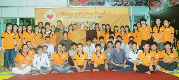 CLB Nhân Sinh tổ chức Thiền tập – Pháp thoại cho Thí sinh