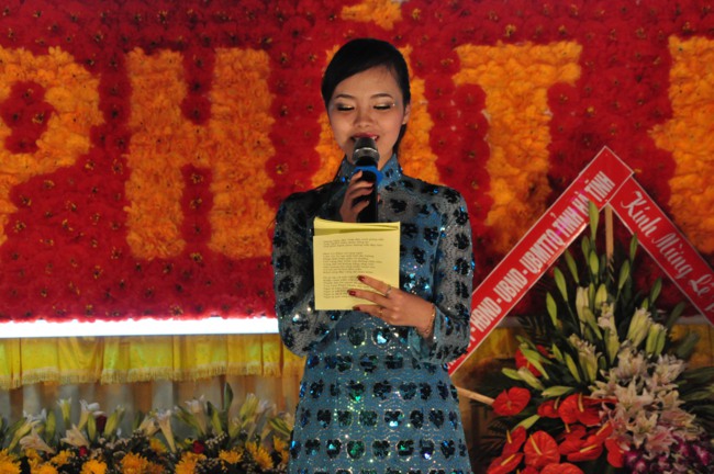 Hà Tĩnh: Hơn 10.000 người tham dự đêm hoa đăng mừng Phật đản