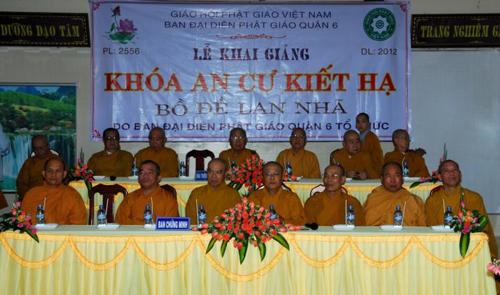 Chư Ni Q.6 khai giảng khóa An cư kiết hạ PL.2556
