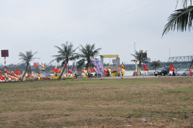 Hà Tĩnh: Hơn 10.000 người tham dự đêm hoa đăng mừng Phật đản