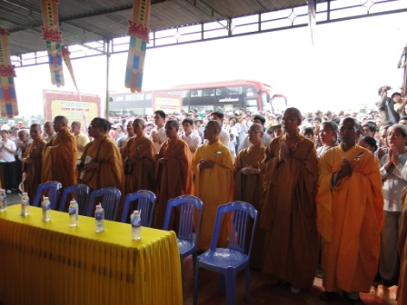 Phật Giáo Đak Lak Làm Lễ Khai Kinh Triệu Hồn Tại Cầu Sêrrepok