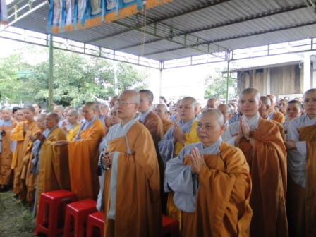 Phật Giáo Đak Lak Làm Lễ Khai Kinh Triệu Hồn Tại Cầu Sêrrepok