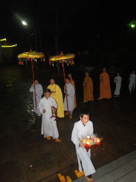 Khóa tu Thiện Tài Đồng Tử III: trầm lắng và cảm động đêm thắp nến tri ân