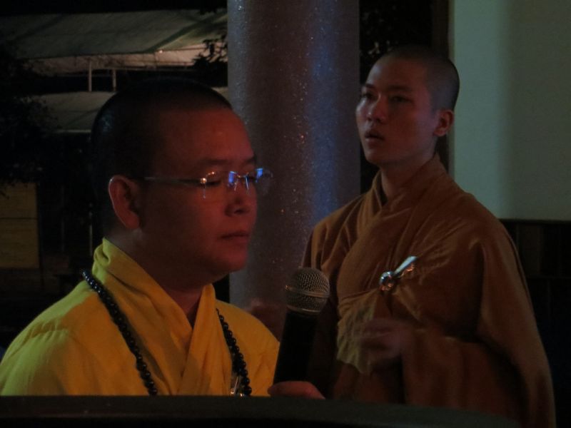 Khóa tu Thiện Tài Đồng Tử III: trầm lắng và cảm động đêm thắp nến tri ân