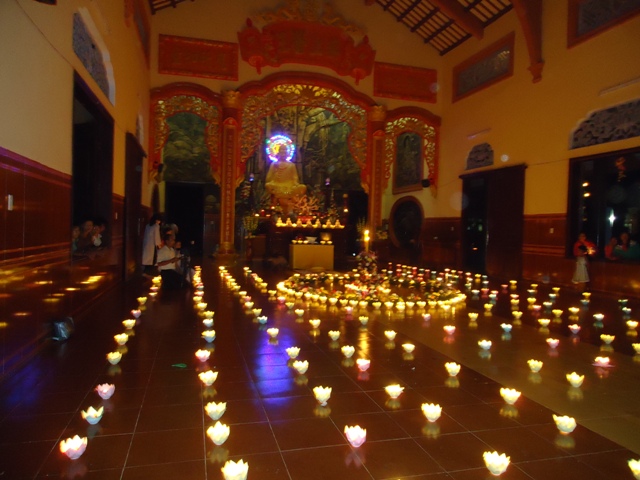 Hàng ngàn ngọn nến thắp sáng đêm Tri Ân &amp; Báo Ân
