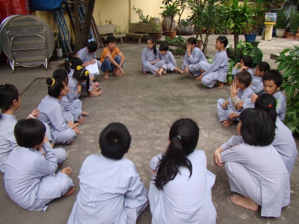 Hoằng Pháp Trẻ: Khai giảng lớp giáo lý thanh thiếu niên chùa Thiên Chánh, Q. Tân Phú