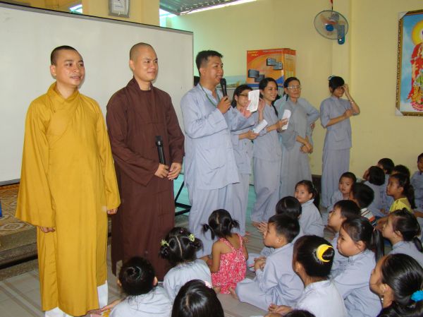 Hoằng Pháp Trẻ: Khai giảng lớp giáo lý thanh thiếu niên chùa Thiên Chánh, Q. Tân Phú