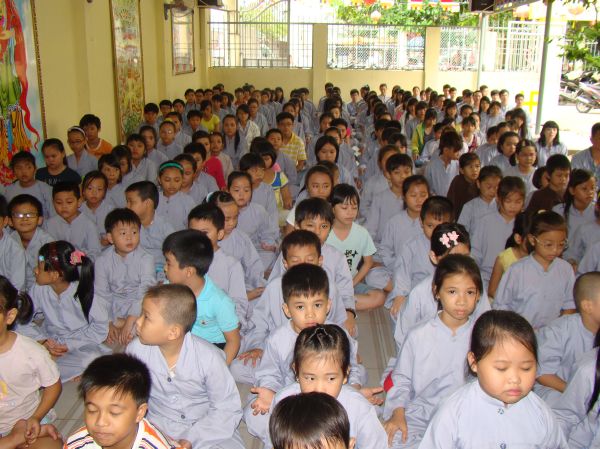 Hoằng Pháp Trẻ: Khai giảng lớp giáo lý thanh thiếu niên chùa Thiên Chánh, Q. Tân Phú