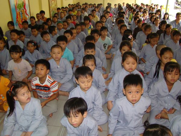 Hoằng Pháp Trẻ: Khai giảng lớp giáo lý thanh thiếu niên chùa Thiên Chánh, Q. Tân Phú