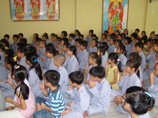 Hoằng Pháp Trẻ: Khai giảng lớp giáo lý thanh thiếu niên chùa Thiên Chánh, Q. Tân Phú