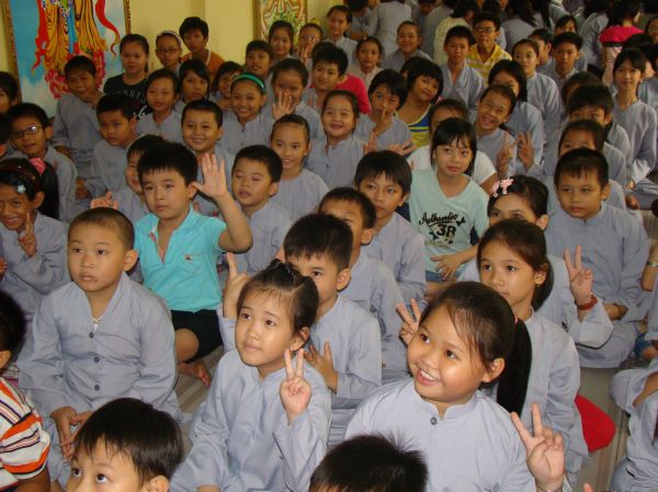 Hoằng Pháp Trẻ: Khai giảng lớp giáo lý thanh thiếu niên chùa Thiên Chánh, Q. Tân Phú