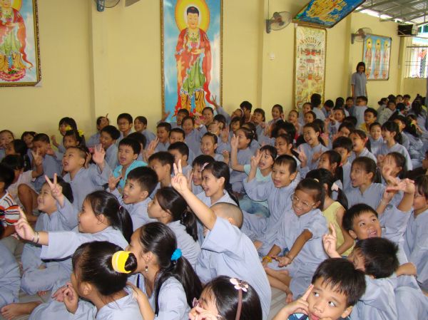 Hoằng Pháp Trẻ: Khai giảng lớp giáo lý thanh thiếu niên chùa Thiên Chánh, Q. Tân Phú