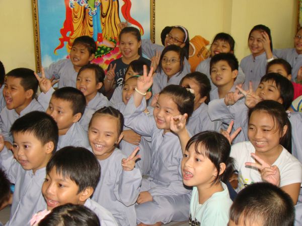 Hoằng Pháp Trẻ: Khai giảng lớp giáo lý thanh thiếu niên chùa Thiên Chánh, Q. Tân Phú