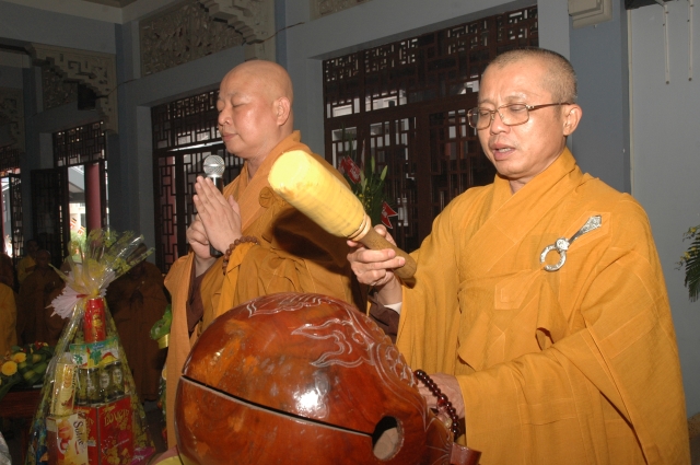 Lễ Tưởng Niệm 49 Năm Bồ Tát Thích Quảng Đức Vị Pháp Thiêu Thân (20/04/1963 - 20/04/2012 ÂL)