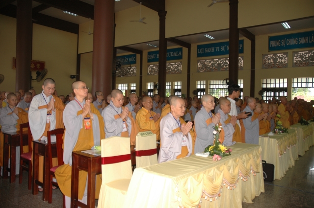 Bình Dương: 	 Bế Giảng Khóa Bồi Dưỡng Trụ Trì Và Nghiệp Vụ Hành Chính