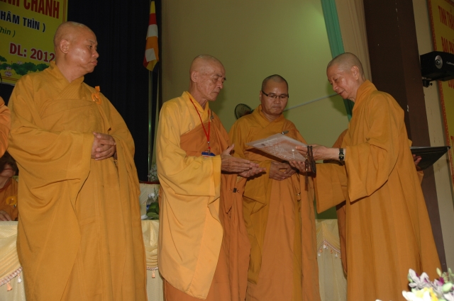 Bình Dương: 	 Bế Giảng Khóa Bồi Dưỡng Trụ Trì Và Nghiệp Vụ Hành Chính