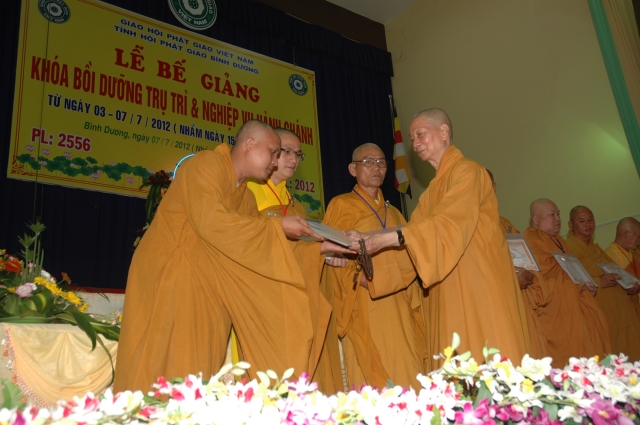 Bình Dương: 	 Bế Giảng Khóa Bồi Dưỡng Trụ Trì Và Nghiệp Vụ Hành Chính