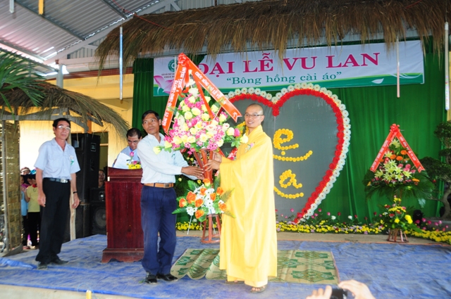Đại lễ Báo Ân tại chùa Hoa Khai