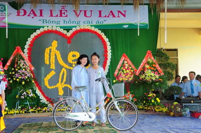Đại lễ Báo Ân tại chùa Hoa Khai