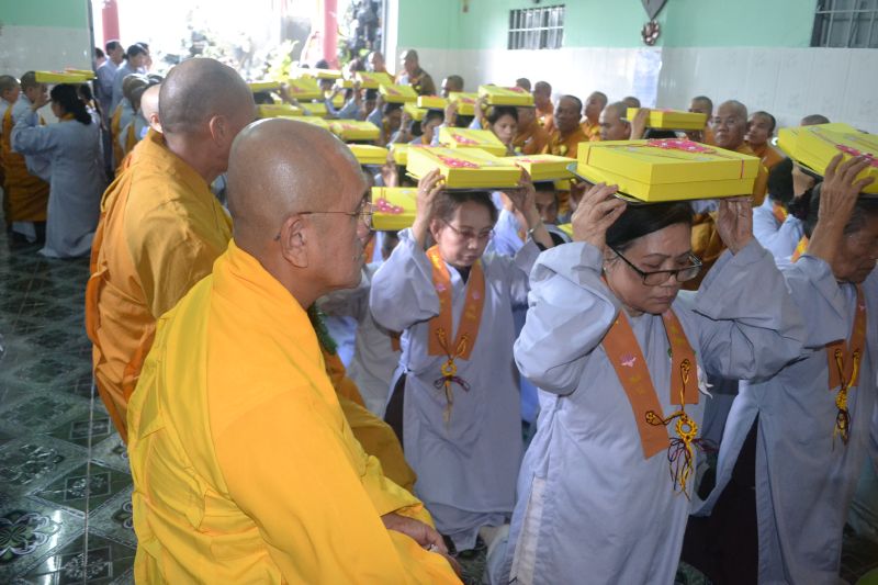 Hóc Môn: Lễ Vu Lan, Tưởng niệm ân sư và Dâng pháp y tại chùa Phước Trí