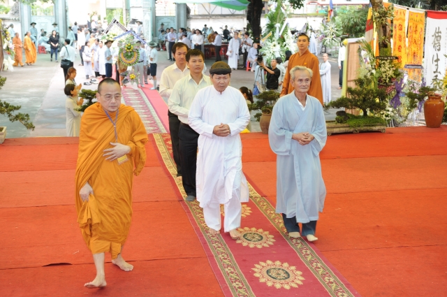Chùm ảnh: Các đoàn viếng tang lễ HT. Thích Minh Châu - Sáng 05/09/2012 - Phần 2