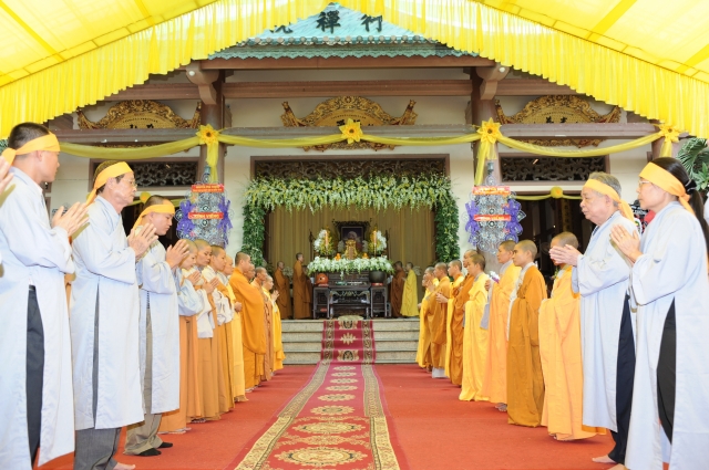 Chùm ảnh: Lễ cung tiến giác linh trưởng lão hòa thượng Thích Minh Châu ngày 05-09-2012