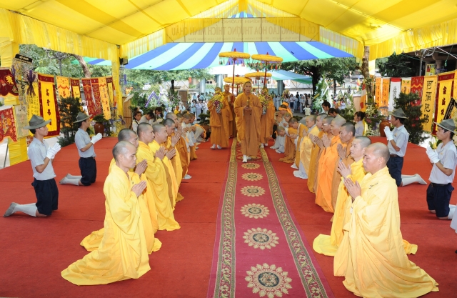 Chùm ảnh: Lễ cung tiến giác linh trưởng lão hòa thượng Thích Minh Châu ngày 05-09-2012