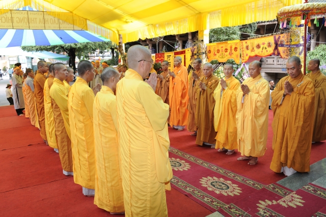 Chùm ảnh: Lễ cung tiến giác linh trưởng lão hòa thượng Thích Minh Châu ngày 05-09-2012