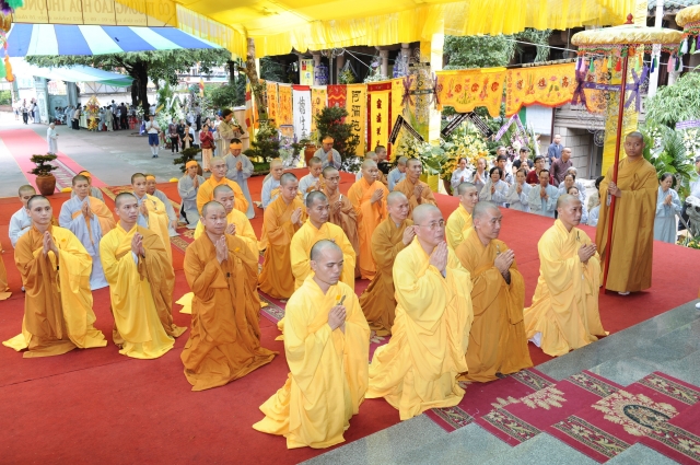 Chùm ảnh: Lễ cung tiến giác linh trưởng lão hòa thượng Thích Minh Châu ngày 05-09-2012