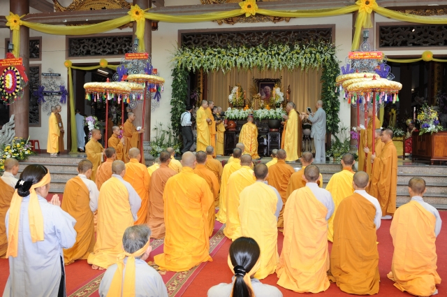 Chùm ảnh: Lễ cung tiến giác linh trưởng lão hòa thượng Thích Minh Châu ngày 05-09-2012