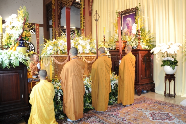 Chùm ảnh: Lễ cung tiến giác linh trưởng lão hòa thượng Thích Minh Châu ngày 05-09-2012