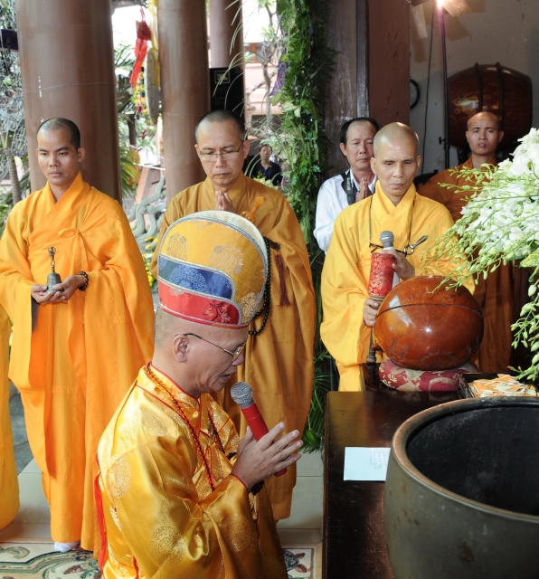 Chùm ảnh: Lễ cung tiến giác linh trưởng lão hòa thượng Thích Minh Châu ngày 05-09-2012