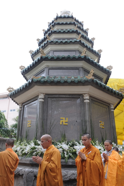 Tang lễ HT. Thích Minh Châu: Lễ Sái tịnh Bảo tháp