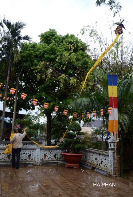 Bộ tượng Tây Phương Tam Thánh bằng gỗ dâu lớn nhất Việt Nam