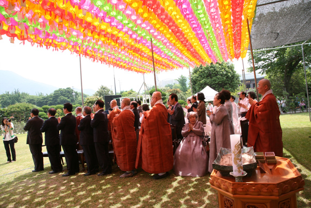 Hàn Quốc : Chùa Hoằng Pháp sinh hoạt đầu tháng 6.2012