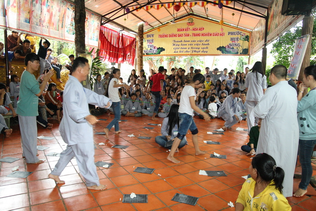 Đồng Nai: Chùm ảnh gameshow cuộc thi “Hồi trống pháp” và tô tranh với chủ đề: “Mái chùa con yêu”