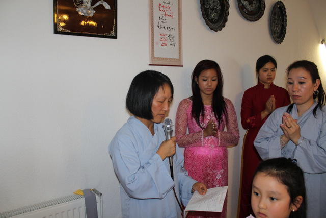 Lễ &quot;Bông Hồng Cài Áo&quot; ở Wilhelmshaven, Đức Quốc