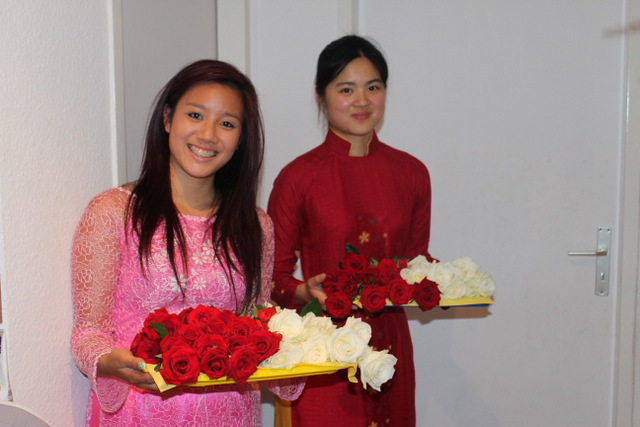Lễ &quot;Bông Hồng Cài Áo&quot; ở Wilhelmshaven, Đức Quốc