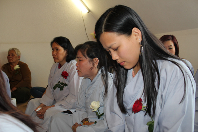 Lễ &quot;Bông Hồng Cài Áo&quot; ở Wilhelmshaven, Đức Quốc