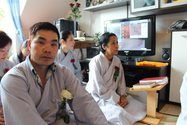 Lễ &quot;Bông Hồng Cài Áo&quot; ở Wilhelmshaven, Đức Quốc