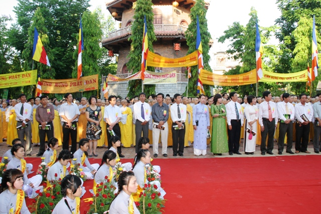 TT Huế: Đại Lễ chính thức Phật đản PL.2556